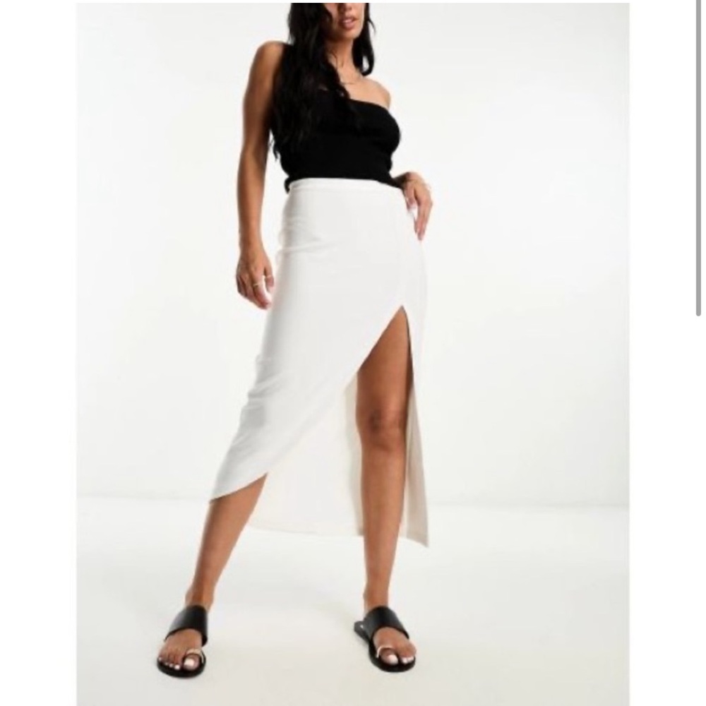 Abercrombie & Fitch white skirt